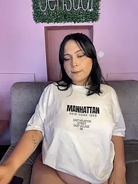 Snapshot of PoliBenett_ chatting on 10, 2, 2025 PoliBenett  online show from 10, 2, 2025