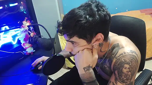 Badboyi1997 online show from 25, 10, 2025