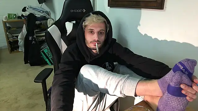 Snapshot of Dylansd chatting on 4, 3, 2025 Dylansd online show from 4, 3, 2025