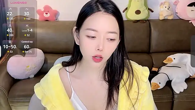 Yilin1999 online show from 8, 2, 2025