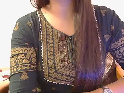 Snapshot of diva-22 chatting on 22, 2, 2025 diva-22 online show from 22, 2, 2025