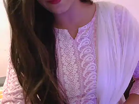 Snapshot of diva-22 chatting on 24, 2, 2025 diva-22 online show from 24, 2, 2025