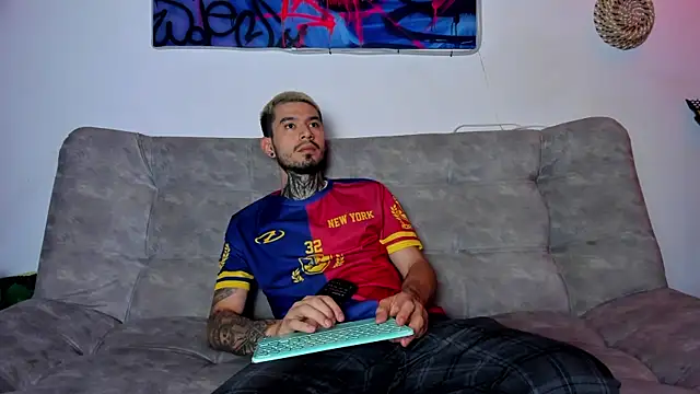 Snapshot of Anthony-Martin chatting on 24, 7, 2026 Anthony-Martin online show from 24, 7, 2026