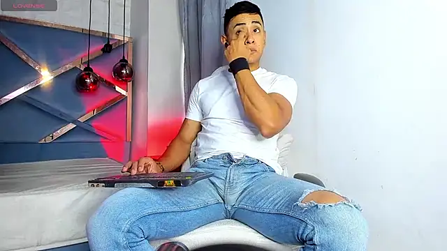 Lucii fer  online show from 9, 3, 2026