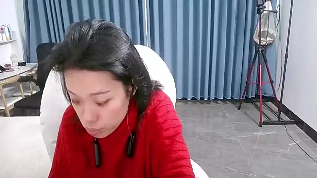 Snapshot of Bella0815 chatting on 2, 12, 2024 Bella0815 online show from 2, 12, 2024