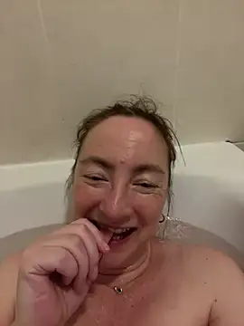 LouiseTswing online show from 8, 1, 2025