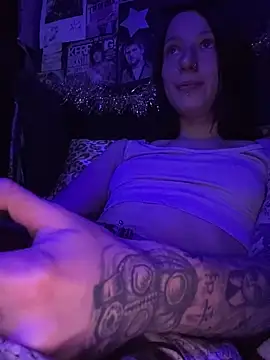 Snapshot of MissMidnightUK chatting on 21, 12, 2025 MissMidnightUK online show from 21, 12, 2025