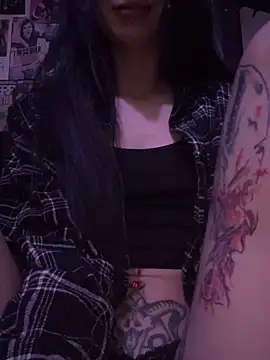 Snapshot of MissMidnightUK chatting on 5, 2, 2026 MissMidnightUK online show from 5, 2, 2026