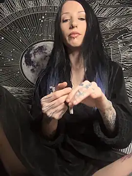 Snapshot of MissMidnightUK chatting on 5, 2, 2026 MissMidnightUK online show from 5, 2, 2026