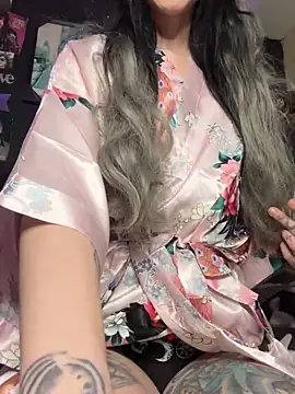 Snapshot of MissMidnightUK chatting on 8, 3, 2026 MissMidnightUK online show from 8, 3, 2026