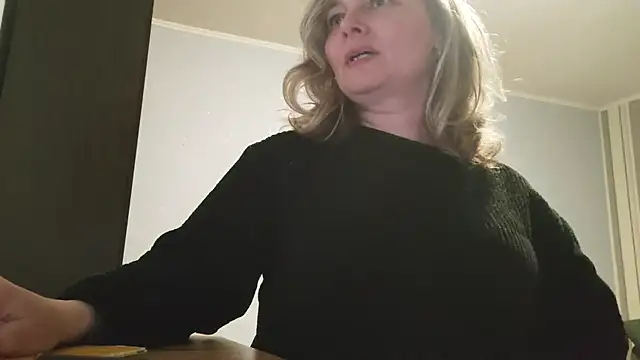 Snapshot of EdithManning chatting on 26, 4, 2026 EdithManning online show from 26, 4, 2026