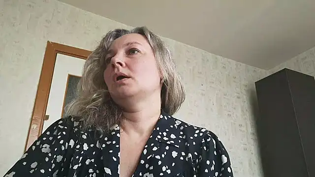 Snapshot of EdithManning chatting on 8, 5, 2026 EdithManning online show from 8, 5, 2026