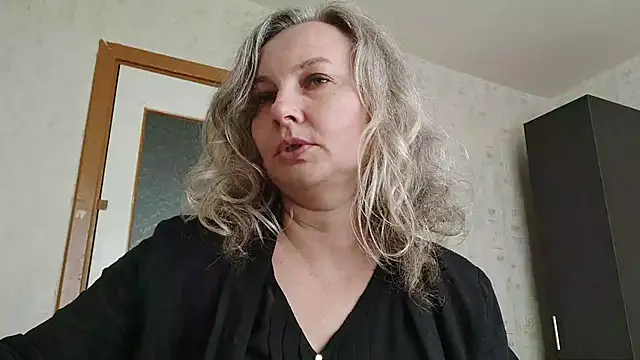Snapshot of EdithManning chatting on 11, 5, 2026 EdithManning online show from 11, 5, 2026