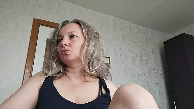 Snapshot of EdithManning chatting on 5, 6, 2026 EdithManning online show from 5, 6, 2026