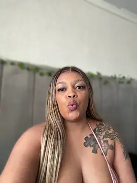 Snapshot of Naughty-Mel chatting on 28, 6, 2026 Naughty-Mel online show from 28, 6, 2026