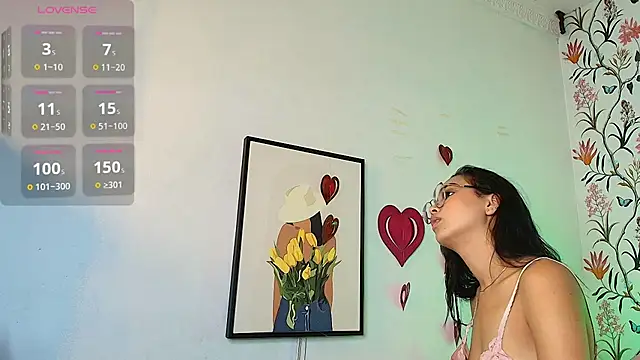 Snapshot of lucia_brown chatting on 15, 2, 2025 lucia brown online show from 15, 2, 2025