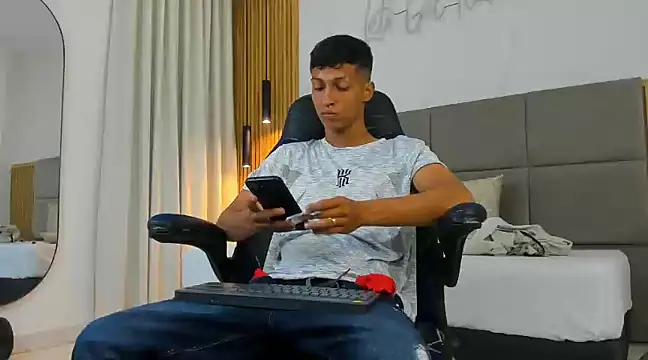 wolf james123 online show from 4, 2, 2025