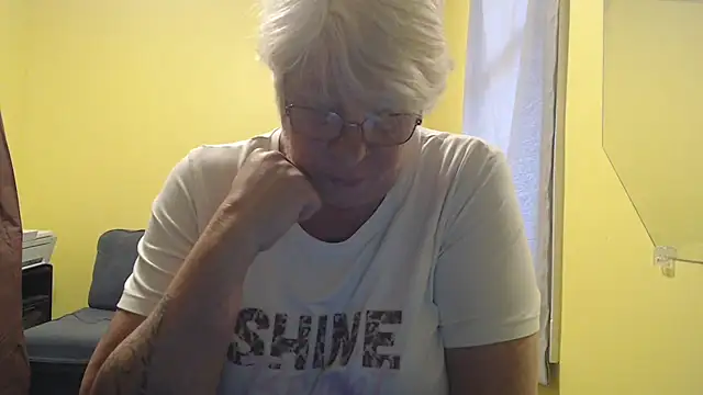 canadiancougar1965 online show from 20, 11, 2025