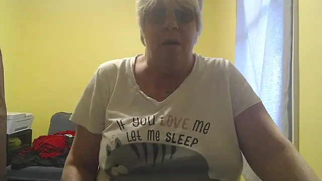 Snapshot of canadiancougar1965 chatting on 13, 12, 2025 canadiancougar1965 online show from 13, 12, 2025