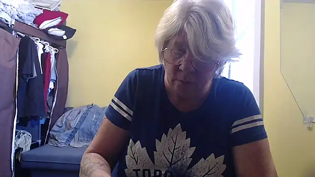 Snapshot of canadiancougar1965 chatting on 1, 2, 2026 canadiancougar1965 online show from 1, 2, 2026