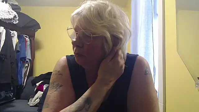 Snapshot of canadiancougar1965 chatting on 20, 3, 2026 canadiancougar1965 online show from 20, 3, 2026