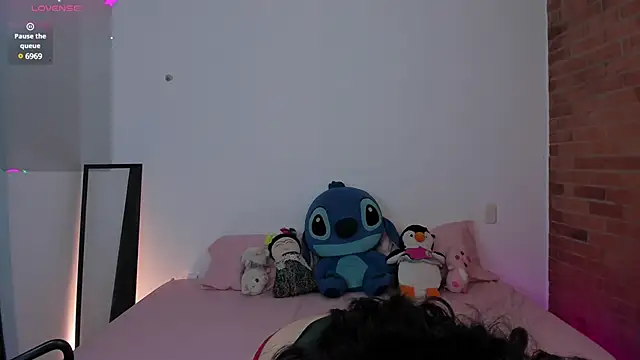 charlotte blass online show from 1, 1, 2025