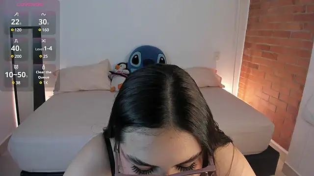 charlotte blass online show from 11, 3, 2025