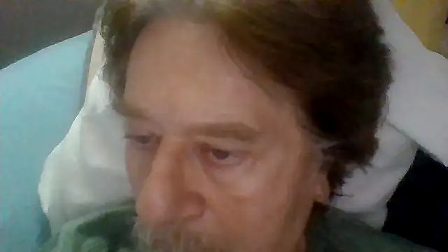 Snapshot of frankie7inch chatting on 18, 5, 2026 frankie7inch online show from 18, 5, 2026