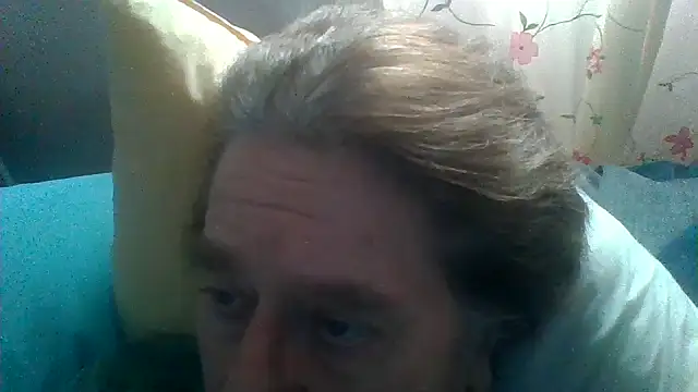 Snapshot of frankie7inch chatting on 19, 5, 2026 frankie7inch online show from 19, 5, 2026