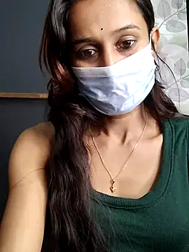 Snapshot of Oleevia chatting on 6, 11, 2025 Oleevia online show from 6, 11, 2025