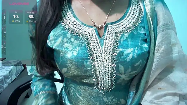Snapshot of Only_hunny chatting on 7, 3, 2025 Only hunny online show from 7, 3, 2025