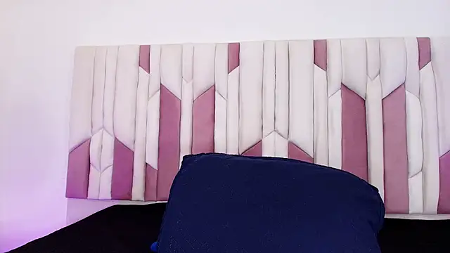 mia stanfort online show from 7, 11, 2025