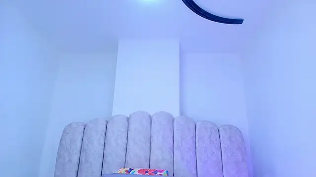 mia stanfort online show from 15, 12, 2025