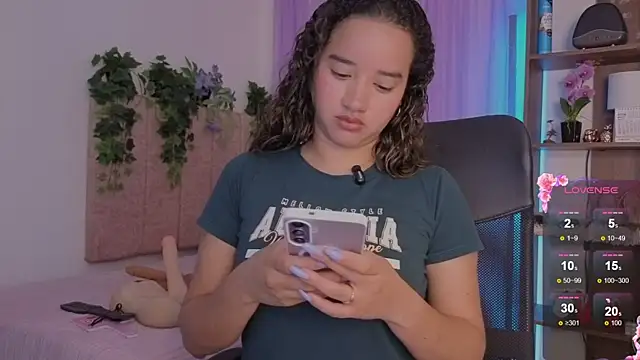 emilyrouxe online show from 12, 4, 2026