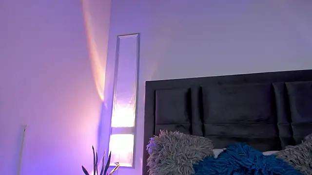 EmmaBecket2 online show from 14, 1, 2025