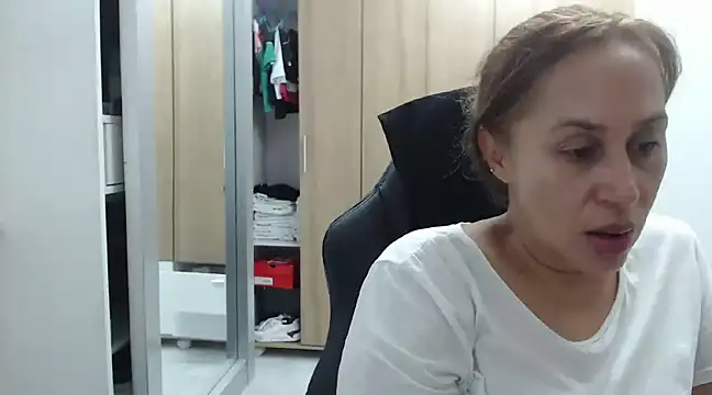 RoxanaLove9 online show from 20, 12, 2024