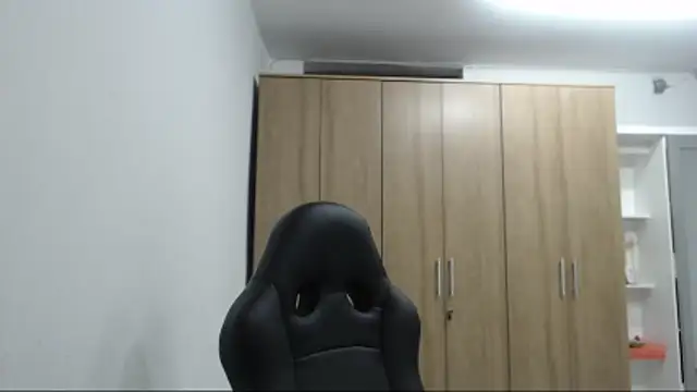 Snapshot of RoxanaLove9 chatting on 21, 3, 2026 RoxanaLove9 online show from 21, 3, 2026