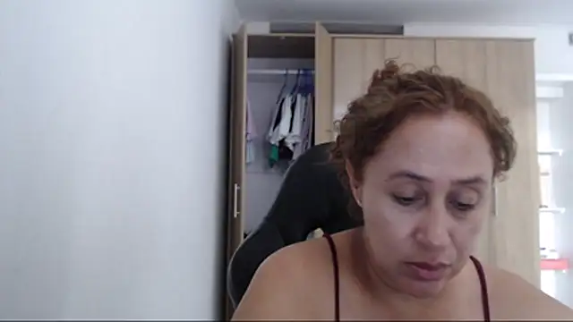 Snapshot of RoxanaLove9 chatting on 17, 4, 2026 RoxanaLove9 online show from 17, 4, 2026