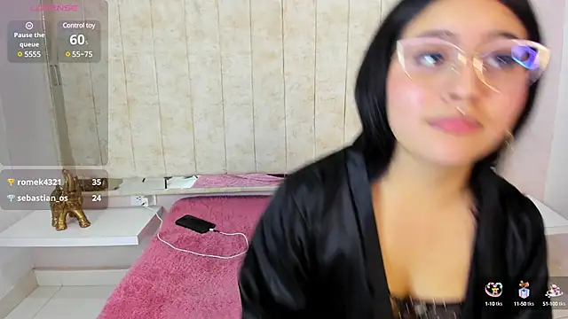 Snapshot of Annie9_ chatting on 8, 2, 2025 Annie9 online show from 8, 2, 2025