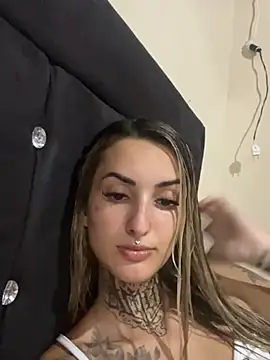 hotskinny1 online show from 15, 2, 2025