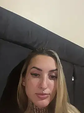 hotskinny1 online show from 27, 2, 2025