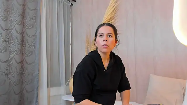 Lucianaferro  online show from 25, 9, 2025