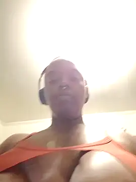 Snapshot of LeannaMarie69 chatting on 14, 12, 2024 LeannaMarie69 online show from 14, 12, 2024