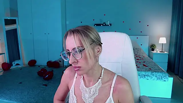 Fay Dunaway online show from 11, 2, 2025