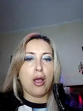 Snapshot of DesireSatler chatting on 4, 7, 2026 DesireSatler online show from 4, 7, 2026
