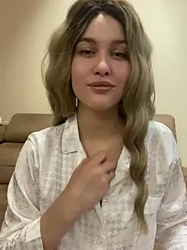 KikiWatson online show from 13, 12, 2024