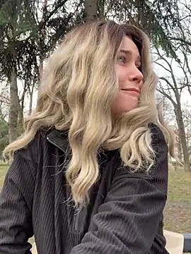 KikiWatson online show from 25, 12, 2024