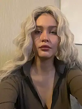 KikiWatson online show from 18, 1, 2025