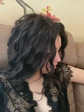 KikiWatson online show from 15, 2, 2025