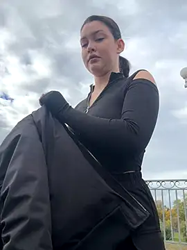 KikiWatson online show from 25, 10, 2025